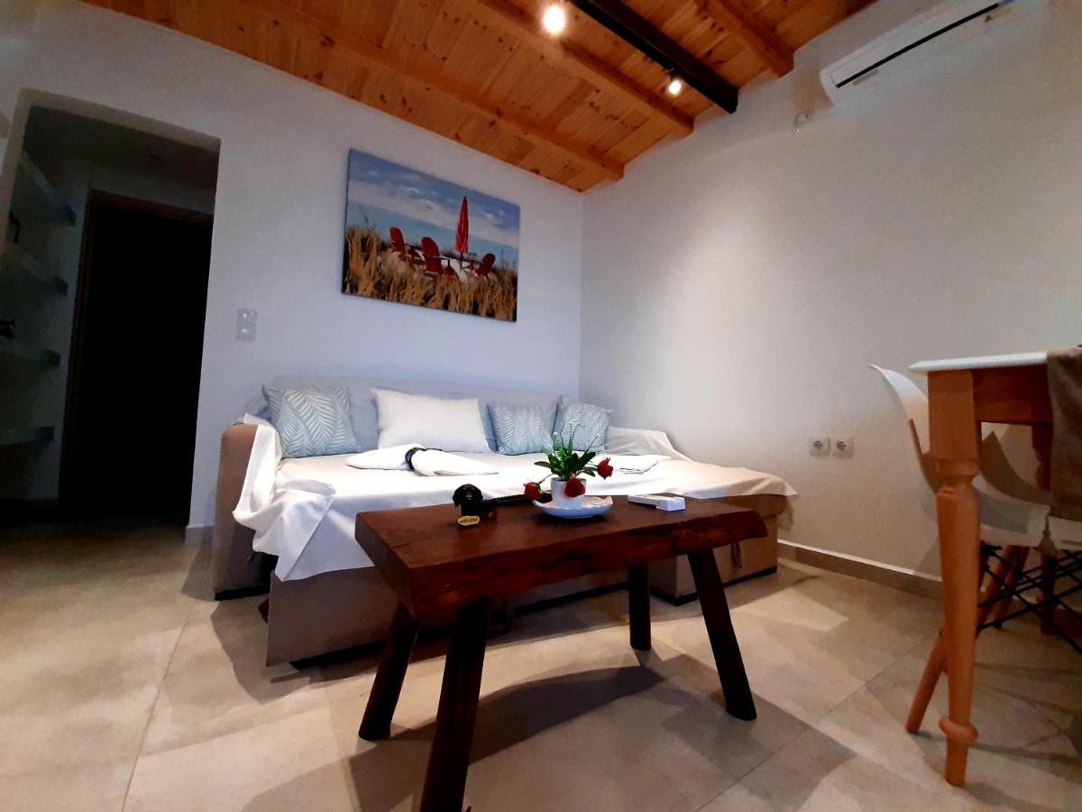 Blue View Villa Apartment #3 With Jacuzzi Parasporos Dış mekan fotoğraf